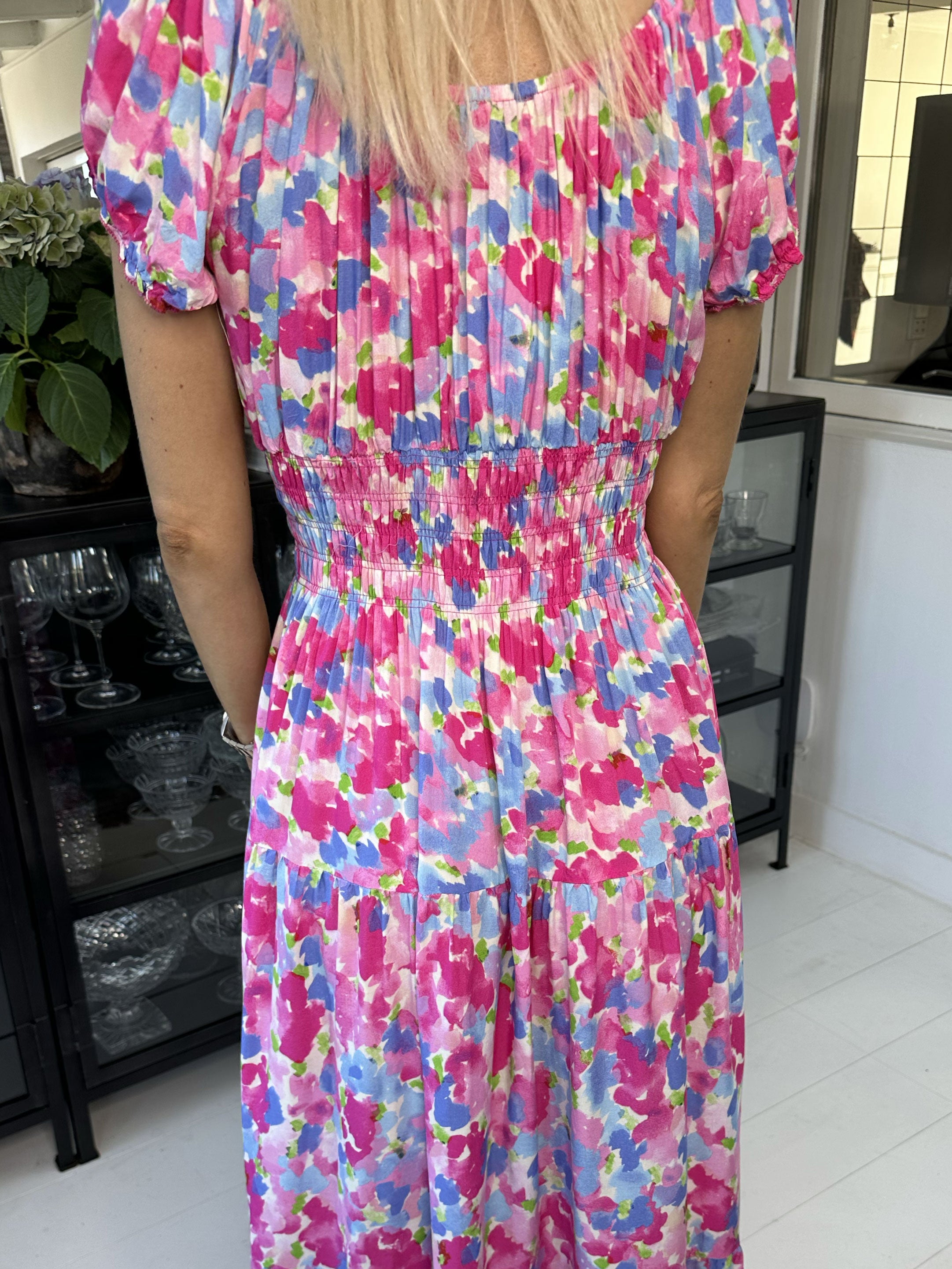 Finalia Art - Lång mångfärgad viskosklänning med resår i midjan